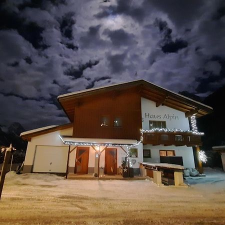 Haus Alpin Apartments ペットイ・アム・アールベルク エクステリア 写真