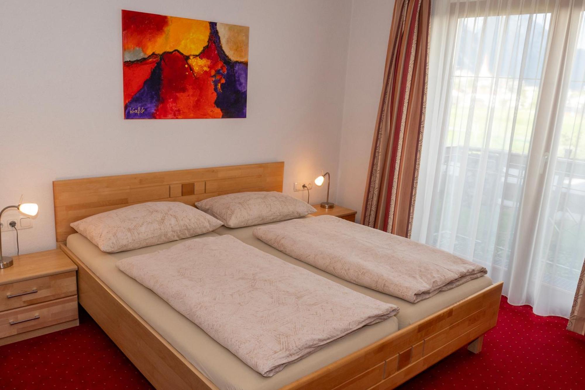 Haus Alpin Apartments ペットイ・アム・アールベルク エクステリア 写真