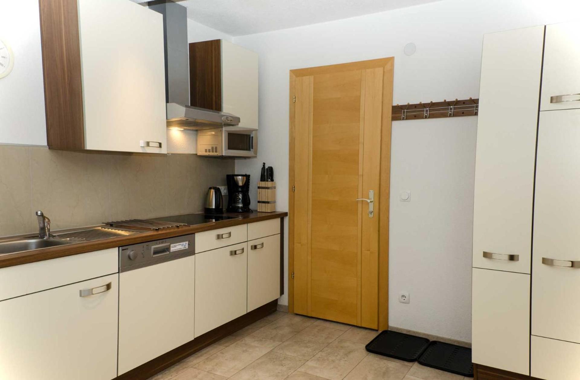 Haus Alpin Apartments ペットイ・アム・アールベルク エクステリア 写真