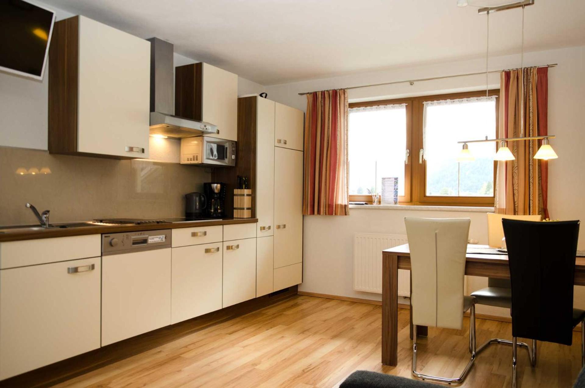 Haus Alpin Apartments ペットイ・アム・アールベルク エクステリア 写真