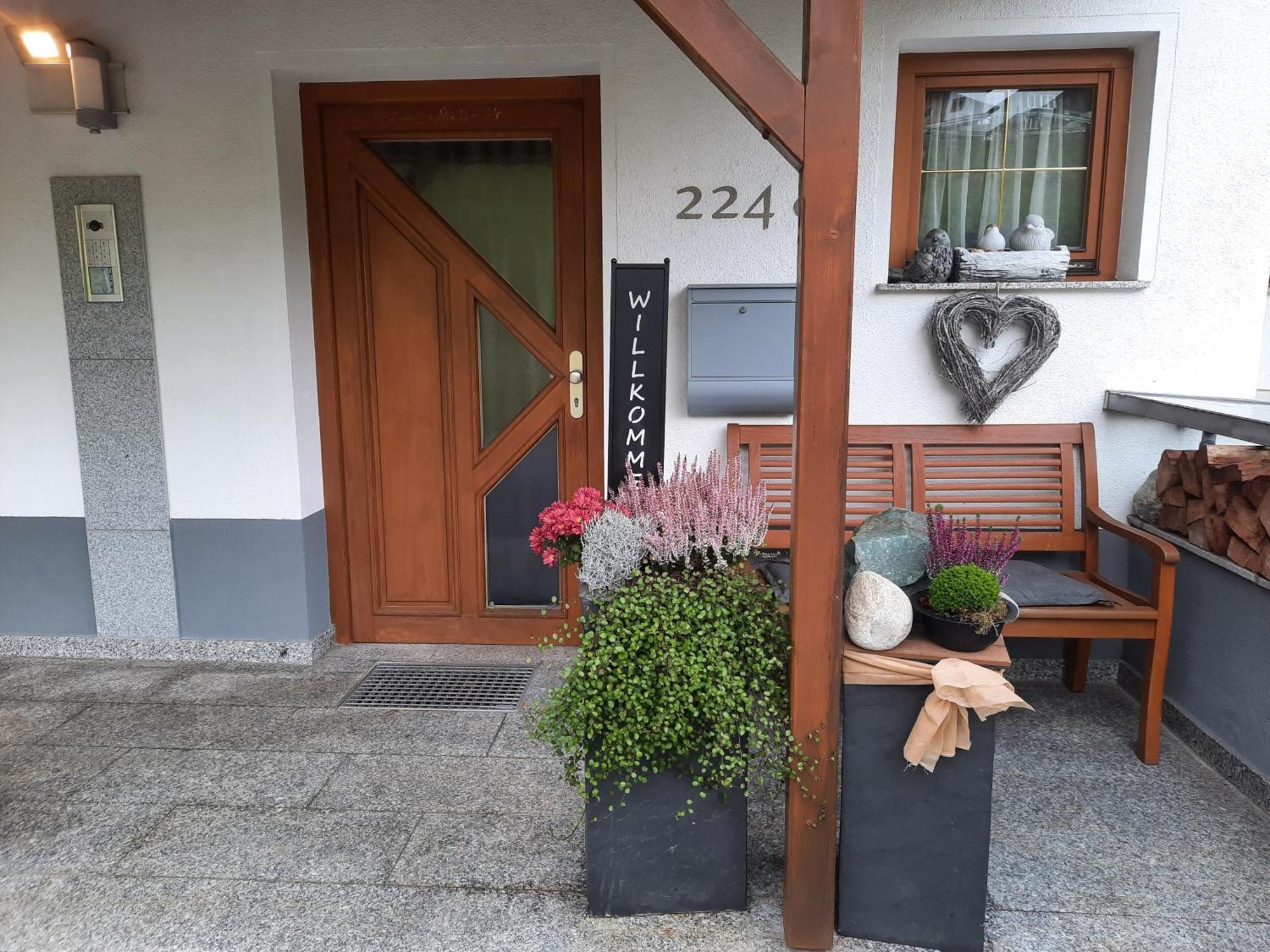 Haus Alpin Apartments ペットイ・アム・アールベルク エクステリア 写真