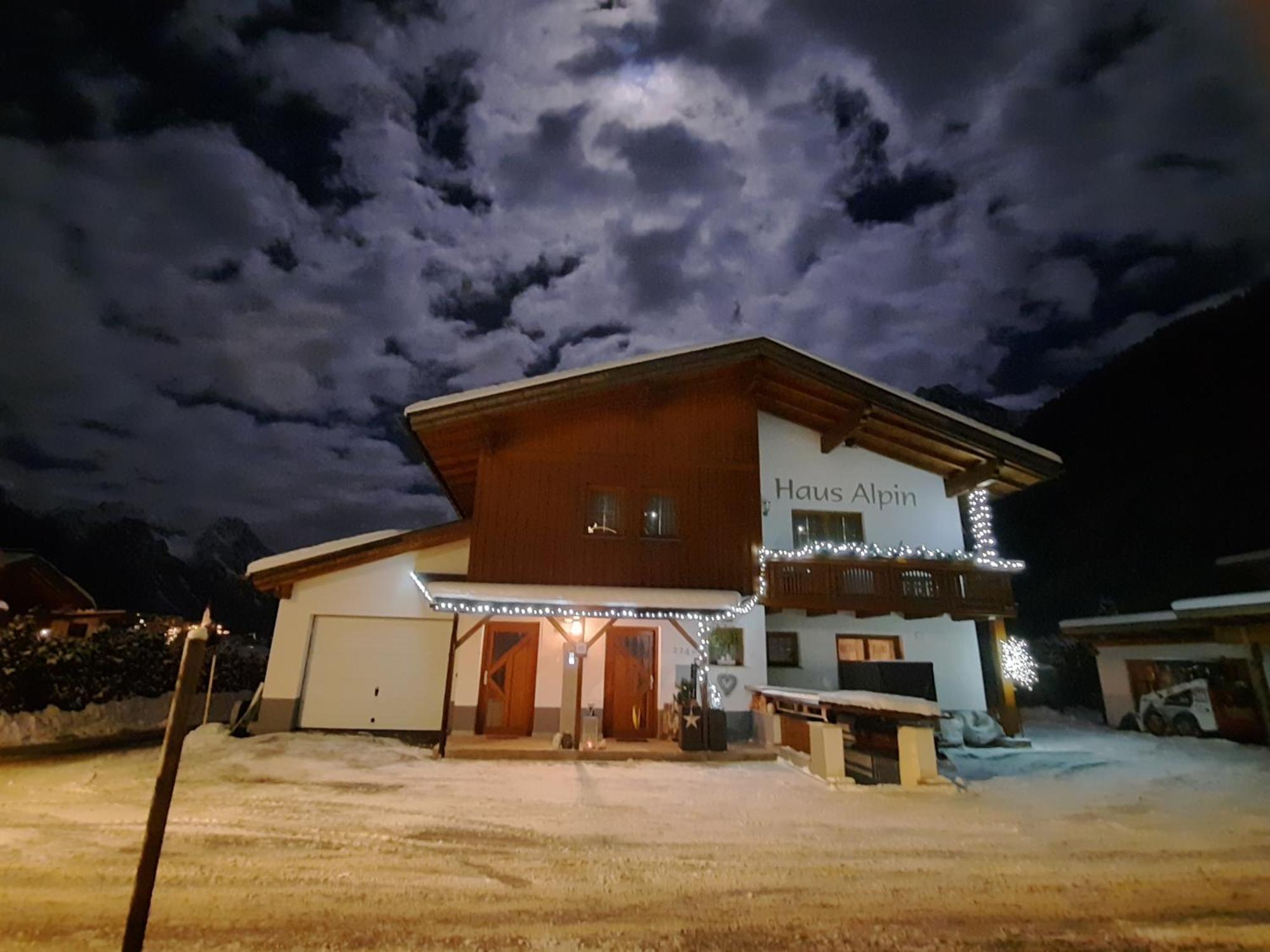 Haus Alpin Apartments ペットイ・アム・アールベルク エクステリア 写真